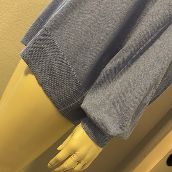 GAP English Manor V-Neck Knit - Picture 5 of 16